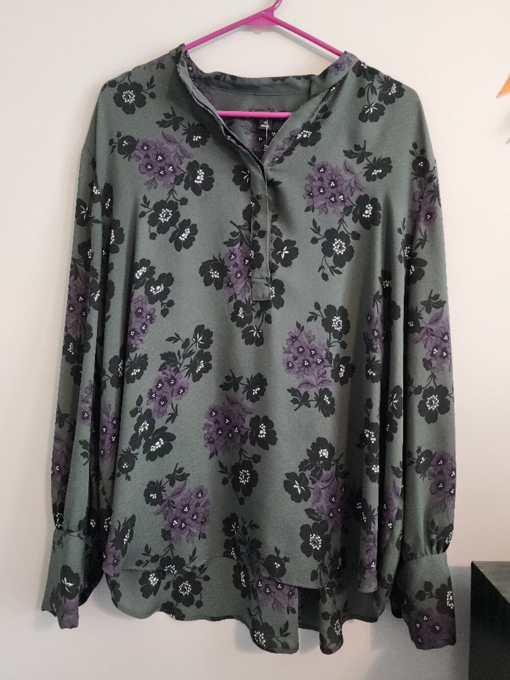 Ann Taylor XL Long Sleeve Floral Blouse